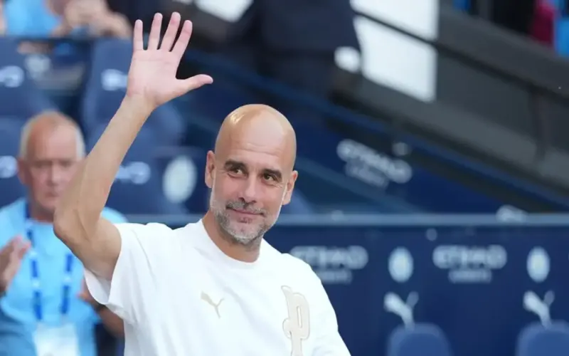 الدوري الإنجليزي الممتاز في حالة اضطراب: بيب غوارديولا يغادر مانشستر سيتي، وتشابي ألونسو يتولى تدريب تشيلسي.